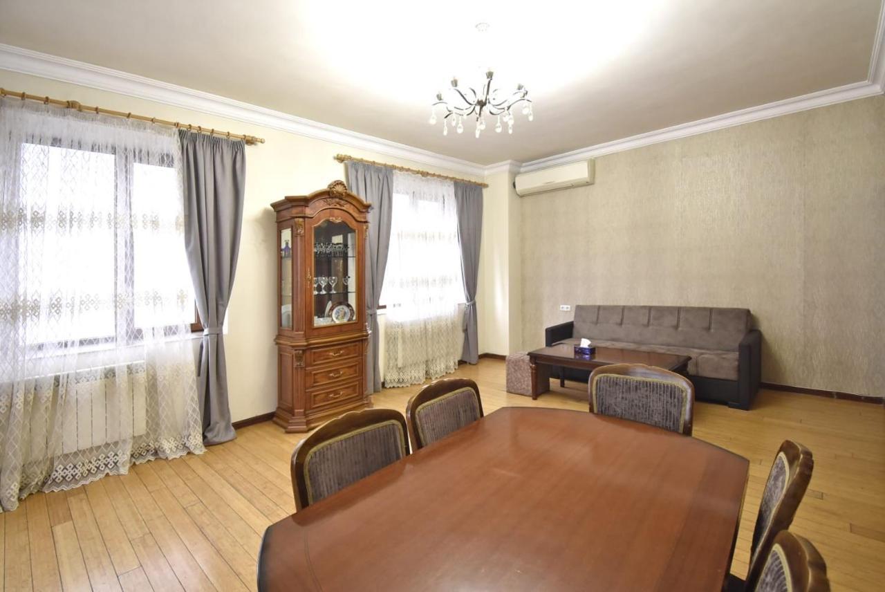 Byuzand7 New Building In Republic Square Yerevan Ngoại thất bức ảnh